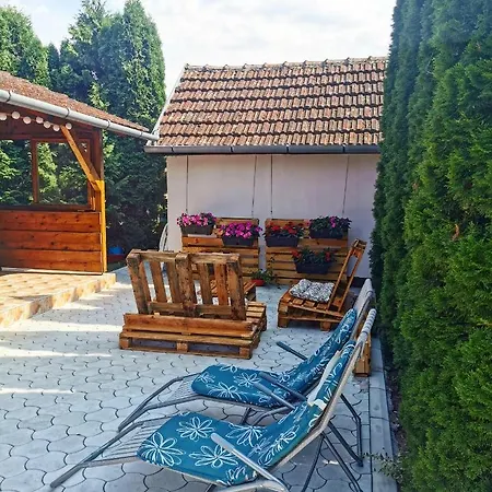 Hotel Kuca Zlatica *